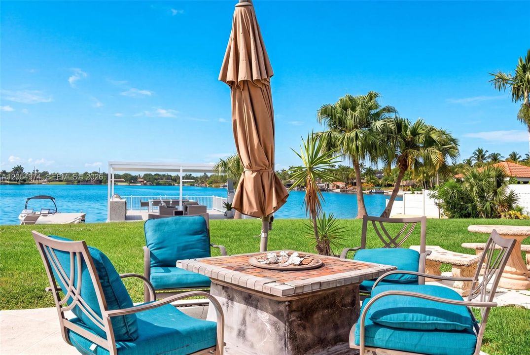 En Venta: $3,200,000 (4 camas, 3 baños, 2663 Pies cuadrados)