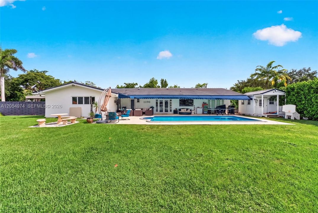 En Venta: $3,200,000 (4 camas, 3 baños, 2663 Pies cuadrados)