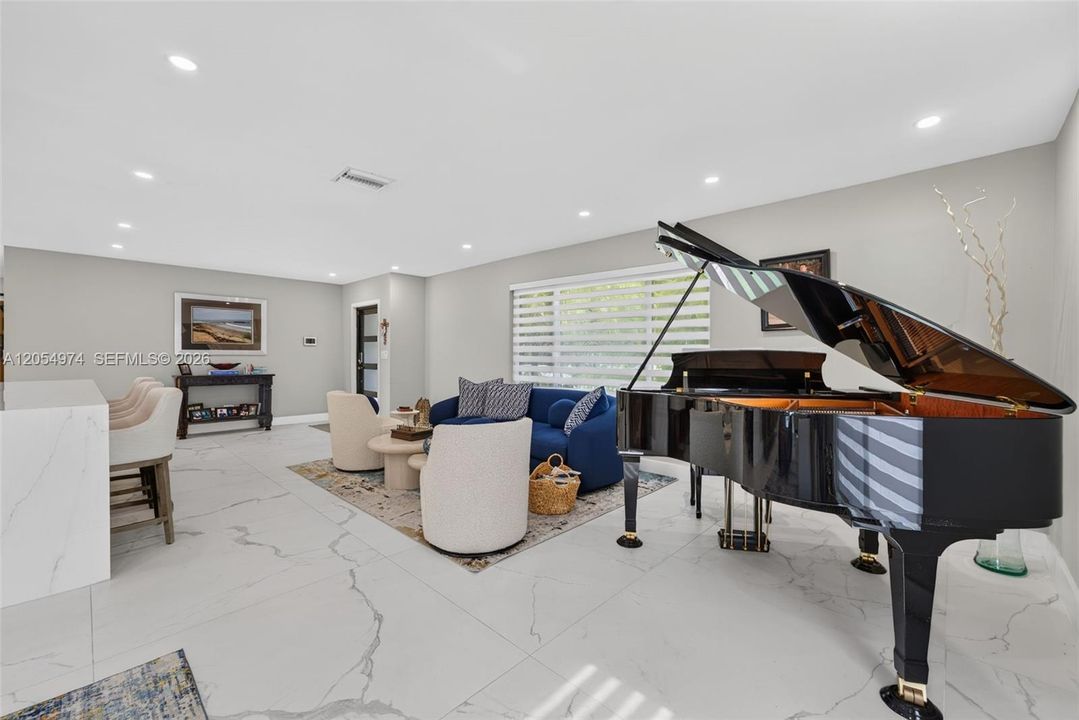 En Venta: $3,200,000 (4 camas, 3 baños, 2663 Pies cuadrados)