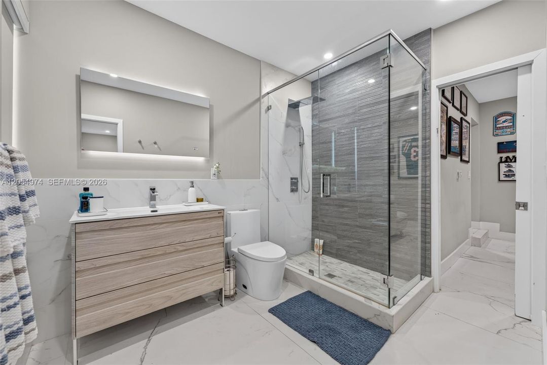 En Venta: $3,200,000 (4 camas, 3 baños, 2663 Pies cuadrados)