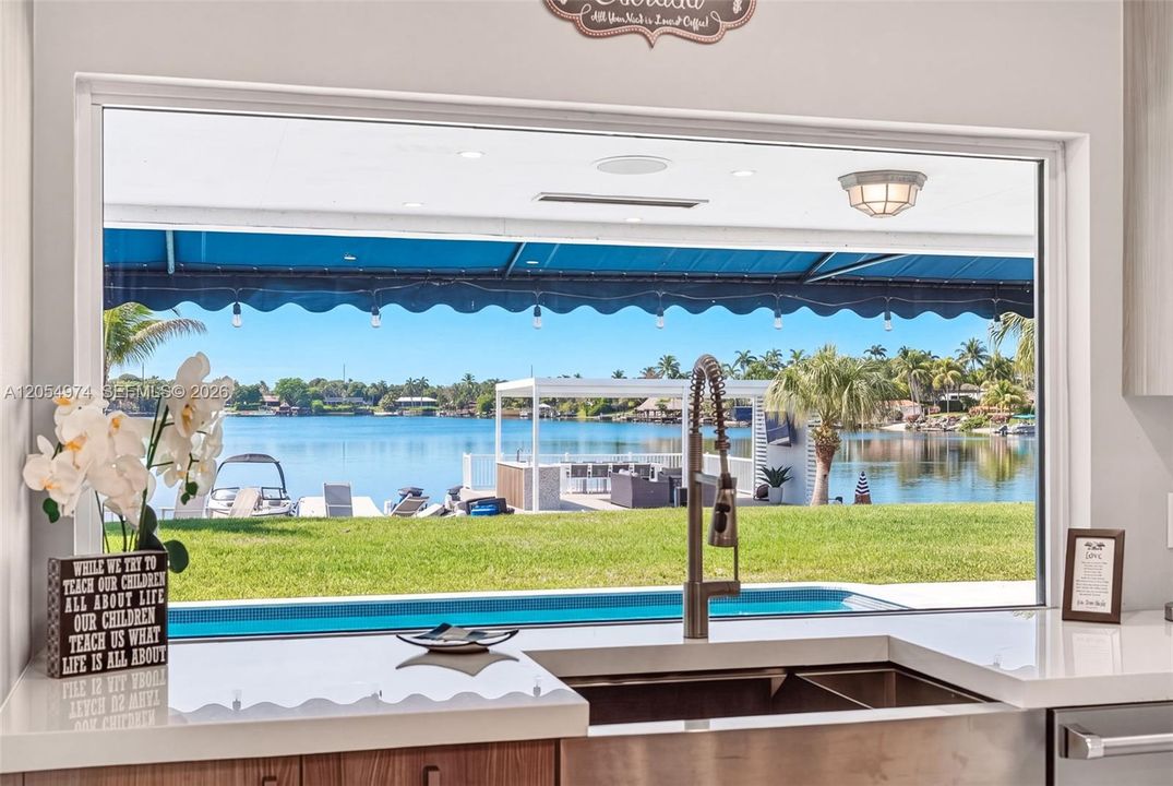 En Venta: $3,200,000 (4 camas, 3 baños, 2663 Pies cuadrados)