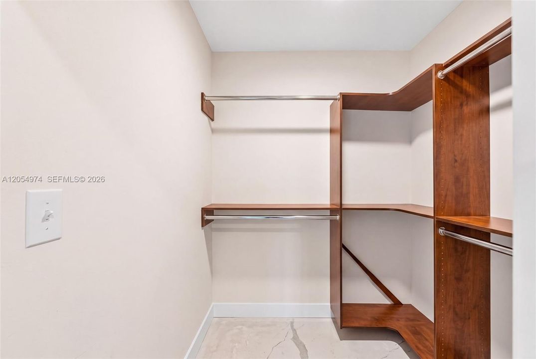 En Venta: $3,200,000 (4 camas, 3 baños, 2663 Pies cuadrados)