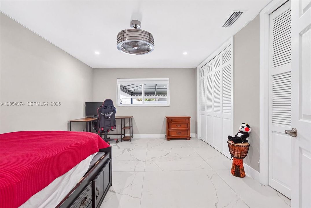 En Venta: $3,200,000 (4 camas, 3 baños, 2663 Pies cuadrados)