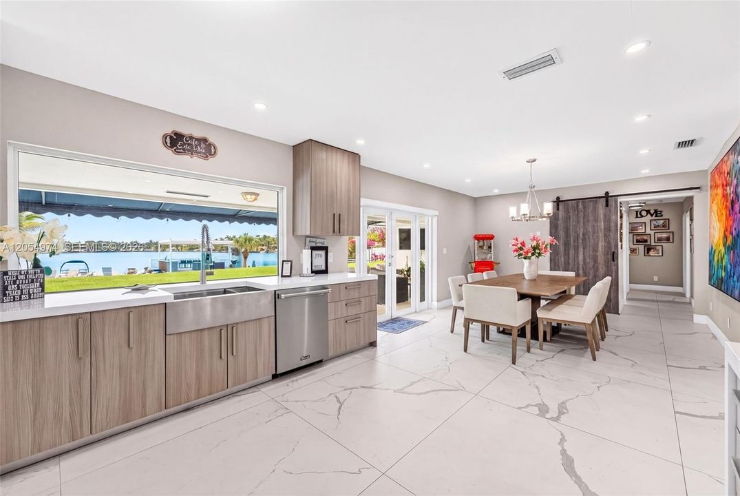 En Venta: $3,200,000 (4 camas, 3 baños, 2663 Pies cuadrados)