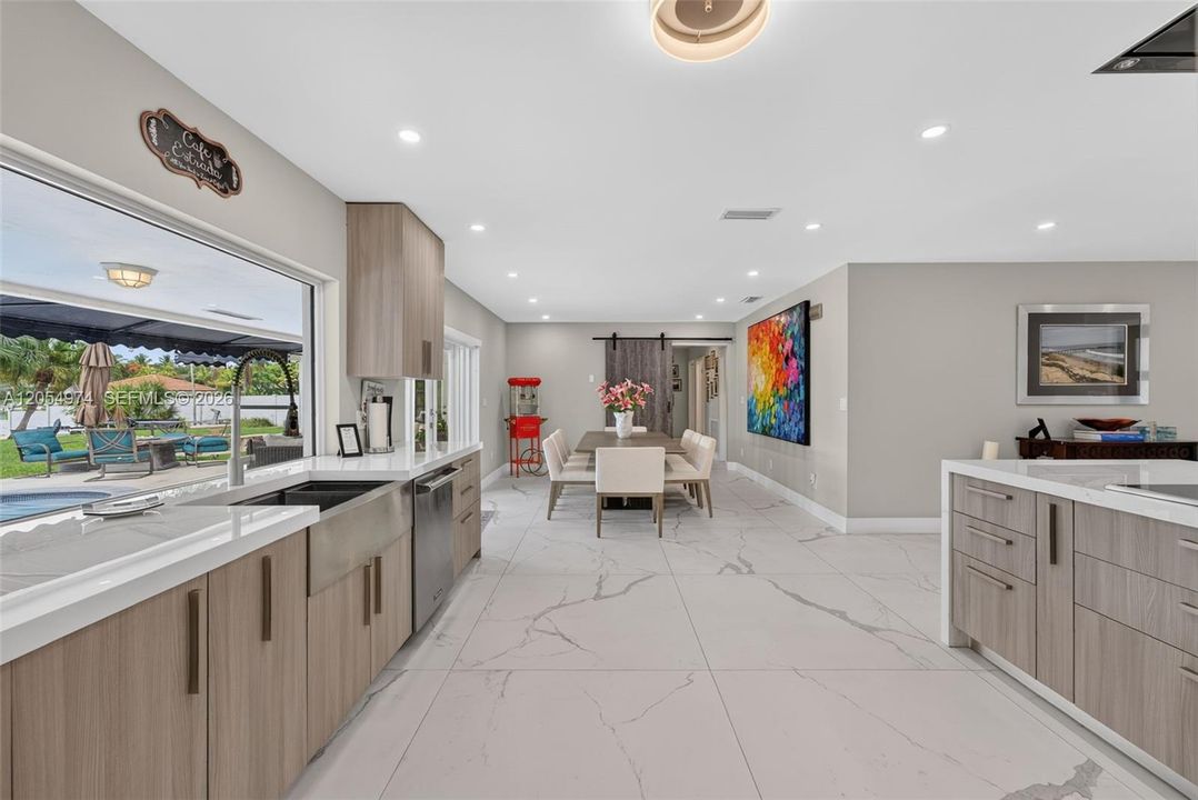 En Venta: $3,200,000 (4 camas, 3 baños, 2663 Pies cuadrados)