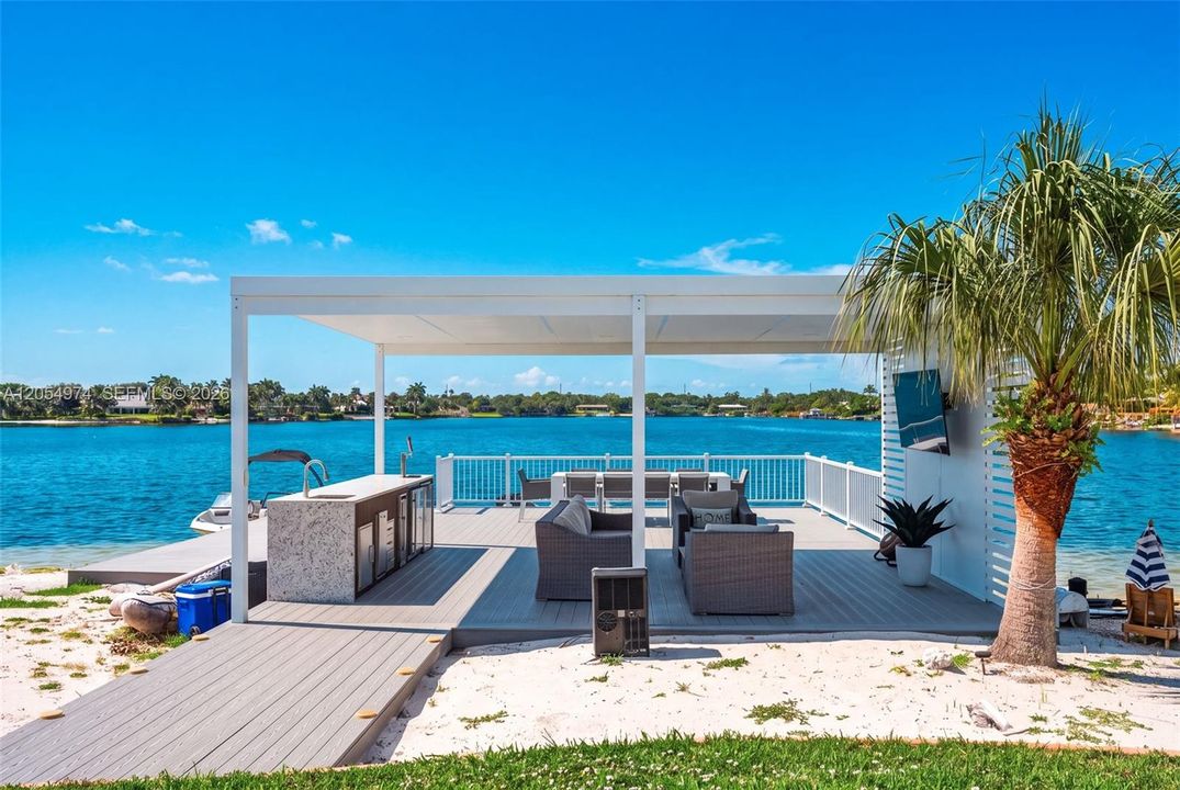 En Venta: $3,200,000 (4 camas, 3 baños, 2663 Pies cuadrados)