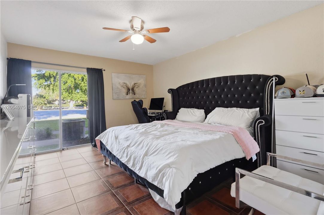 For Sale: $330,000 (2 beds, 2 baths, 1595 Square Feet)