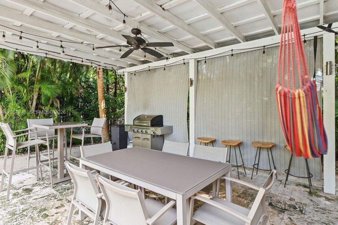 En Venta: $3,999,000 (4 camas, 3 baños, 2766 Pies cuadrados)