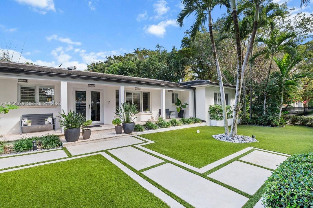 En Venta: $3,999,000 (4 camas, 3 baños, 2766 Pies cuadrados)