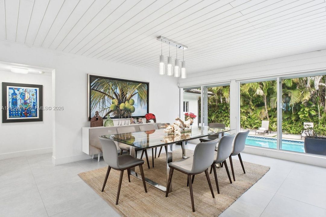 En Venta: $3,999,000 (4 camas, 3 baños, 2766 Pies cuadrados)