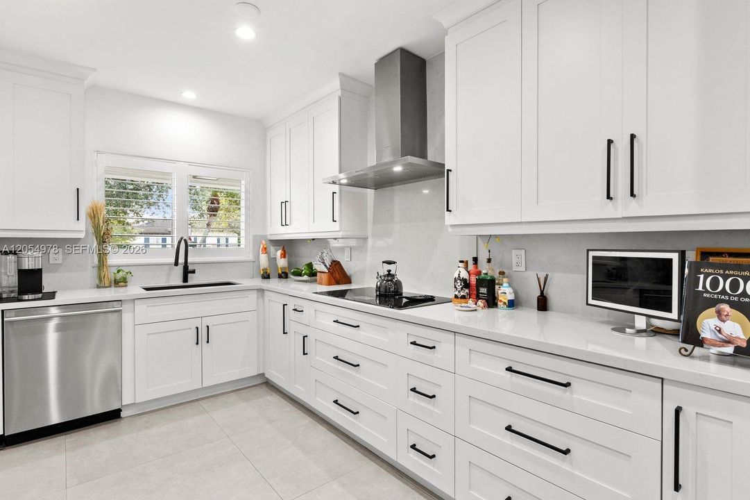 En Venta: $3,999,000 (4 camas, 3 baños, 2766 Pies cuadrados)
