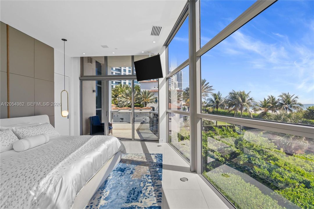 For Sale: $4,770,000 (2 beds, 2 baths, 2168 Square Feet)