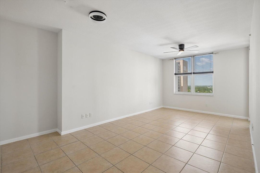 02-Steiner-511 SE 5th Ave #2115-2