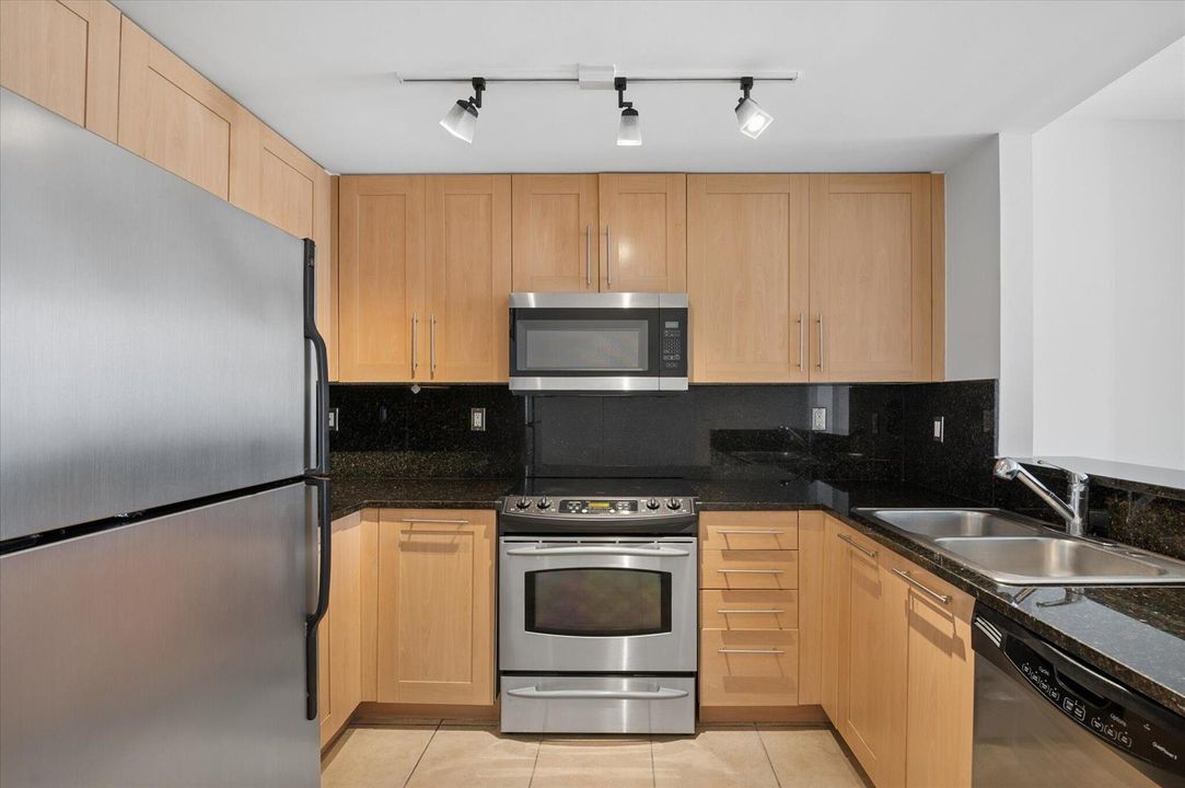 06-Steiner-511 SE 5th Ave #2115-6