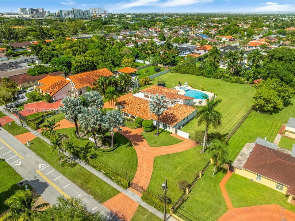На продажу: $1,999,000 (5 спален, 5 ванн, 4795 Квадратных фут)