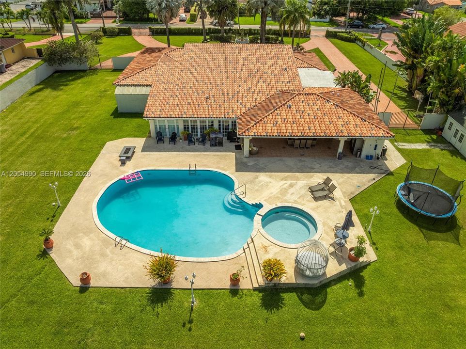 На продажу: $1,999,000 (5 спален, 5 ванн, 4795 Квадратных фут)