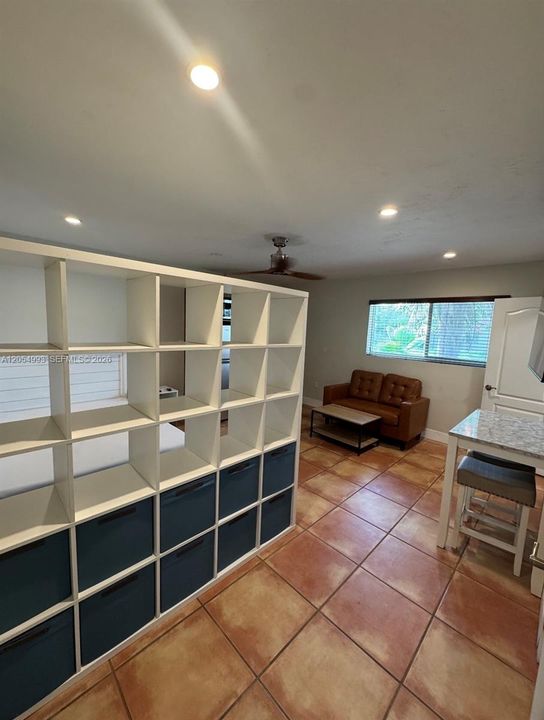 For Rent: $1,500 (0 beds, 1 baths, 350 Square Feet)