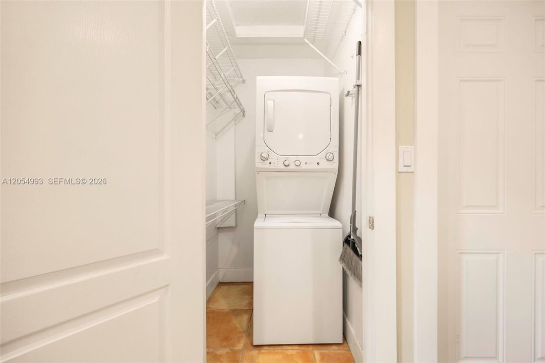For Rent: $1,450 (0 beds, 1 baths, 350 Square Feet)