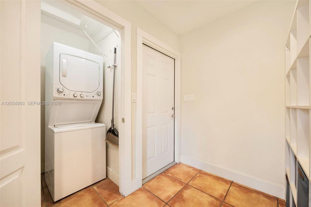 For Rent: $1,450 (0 beds, 1 baths, 350 Square Feet)