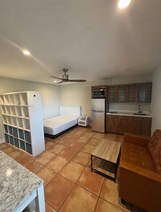 For Rent: $1,500 (0 beds, 1 baths, 350 Square Feet)