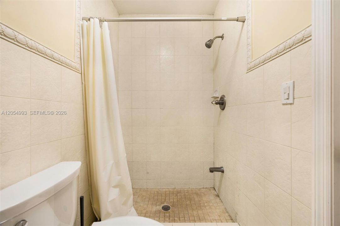For Rent: $1,450 (0 beds, 1 baths, 350 Square Feet)