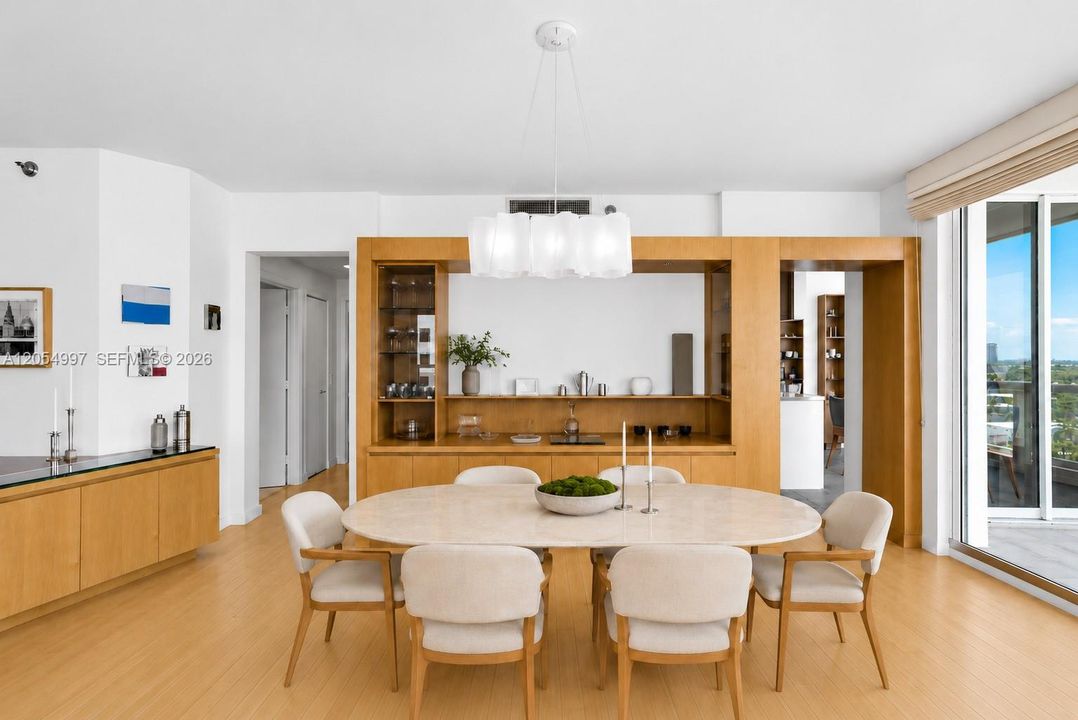 На продажу: $925,000 (2 спален, 2 ванн, 2190 Квадратных фут)