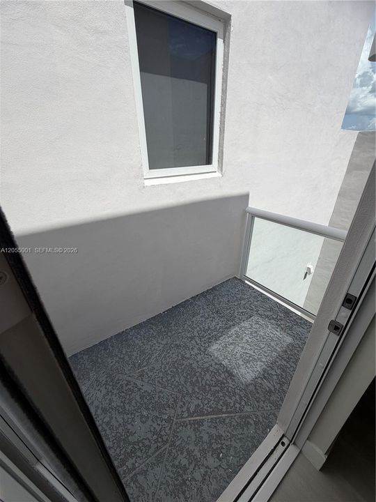 Activo con contrato: $4,500 (3 camas, 2 baños, 2317 Pies cuadrados)