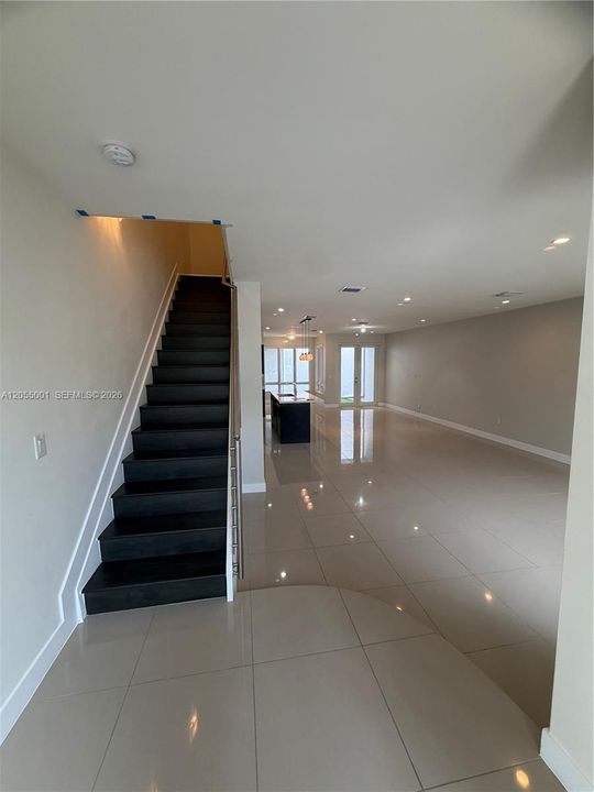 Activo con contrato: $4,500 (3 camas, 2 baños, 2317 Pies cuadrados)