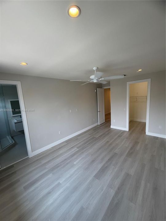 Activo con contrato: $4,500 (3 camas, 2 baños, 2317 Pies cuadrados)
