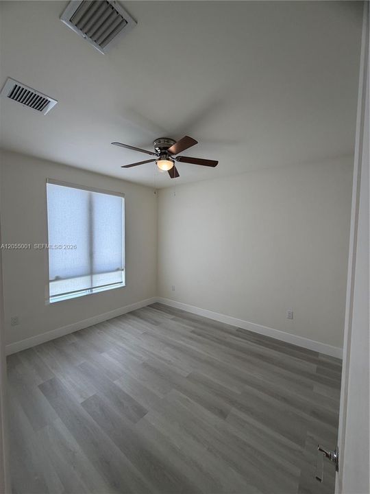 Activo con contrato: $4,500 (3 camas, 2 baños, 2317 Pies cuadrados)