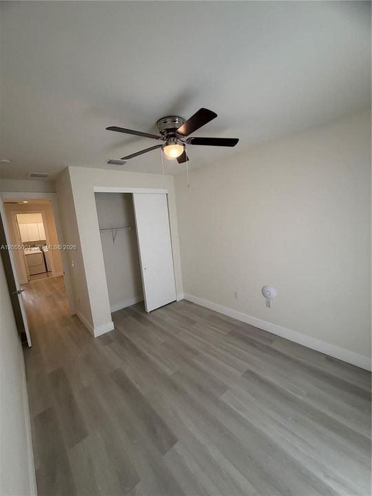 Activo con contrato: $4,500 (3 camas, 2 baños, 2317 Pies cuadrados)