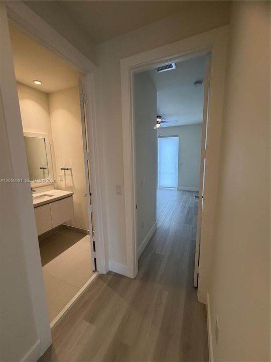 Activo con contrato: $4,500 (3 camas, 2 baños, 2317 Pies cuadrados)