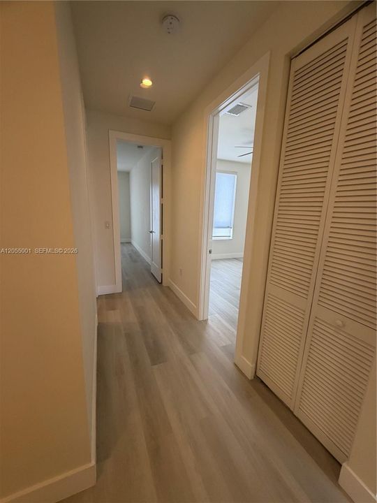 Activo con contrato: $4,500 (3 camas, 2 baños, 2317 Pies cuadrados)