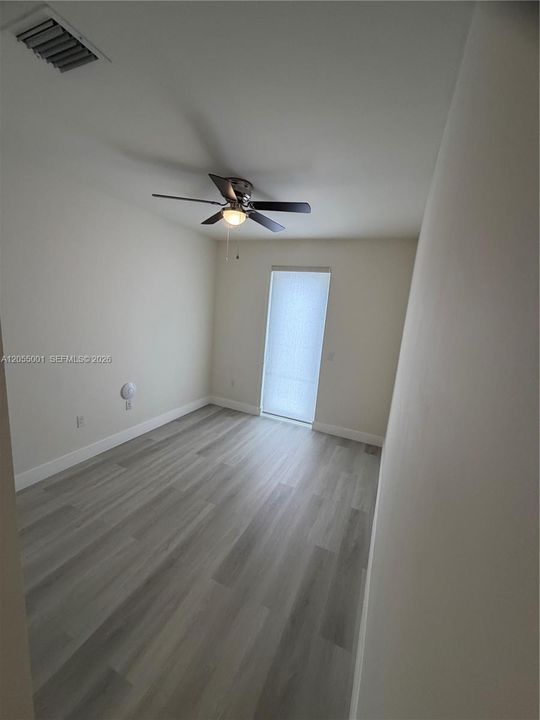 Activo con contrato: $4,500 (3 camas, 2 baños, 2317 Pies cuadrados)