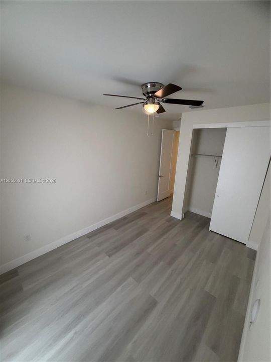 Activo con contrato: $4,500 (3 camas, 2 baños, 2317 Pies cuadrados)