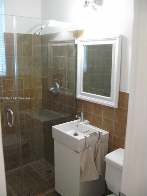 В аренду: $1,750 (1 спален, 1 ванн, 450 Квадратных фут)