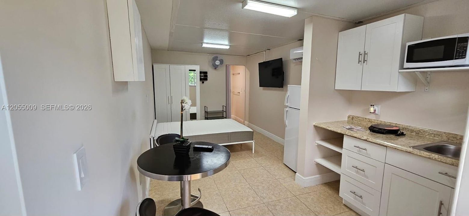 В аренду: $1,000 (1 спален, 1 ванн, 1584 Квадратных фут)