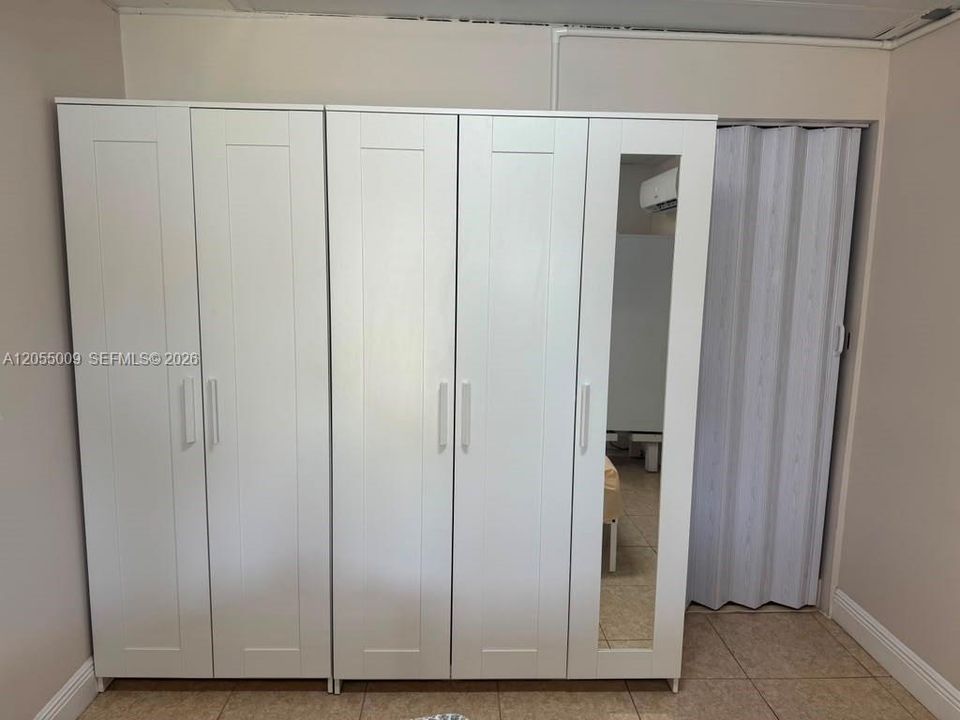 В аренду: $1,000 (1 спален, 1 ванн, 1584 Квадратных фут)
