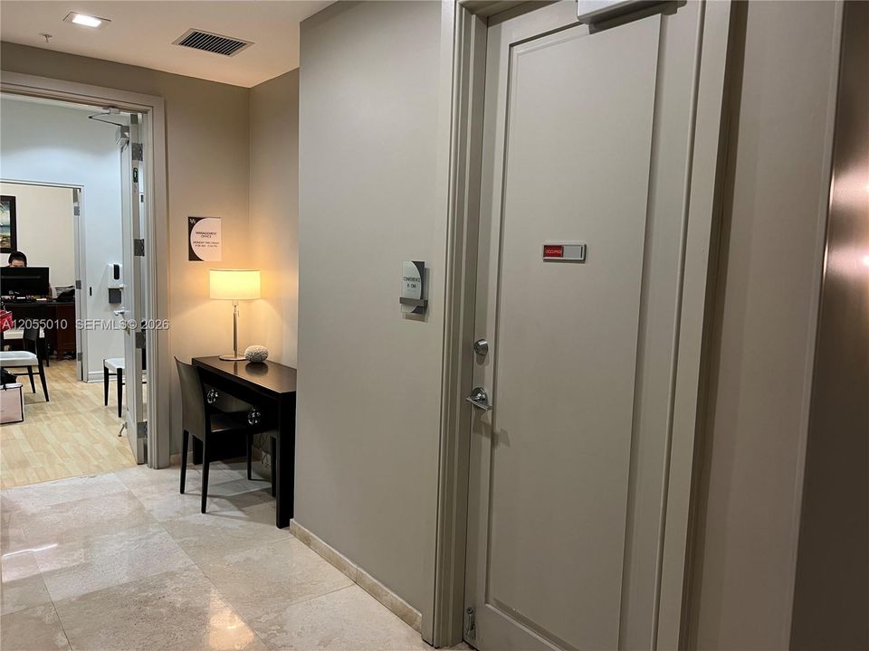 En Venta: $440,000 (0 camas, 1 baños, 438 Pies cuadrados)