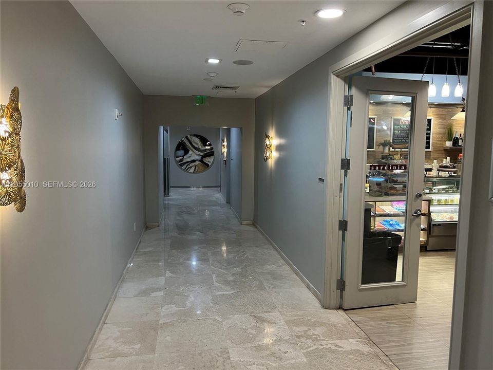 En Venta: $440,000 (0 camas, 1 baños, 438 Pies cuadrados)
