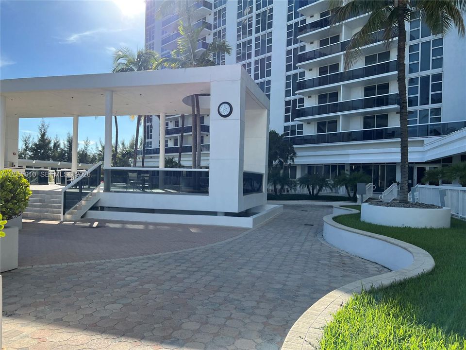 En Venta: $440,000 (0 camas, 1 baños, 438 Pies cuadrados)