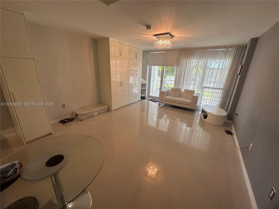 En Venta: $440,000 (0 camas, 1 baños, 438 Pies cuadrados)