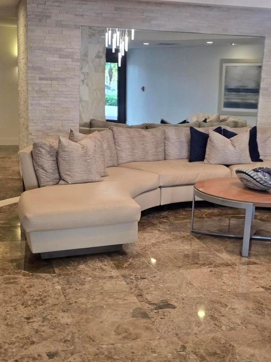 Galt Ocean Club Lobbyo