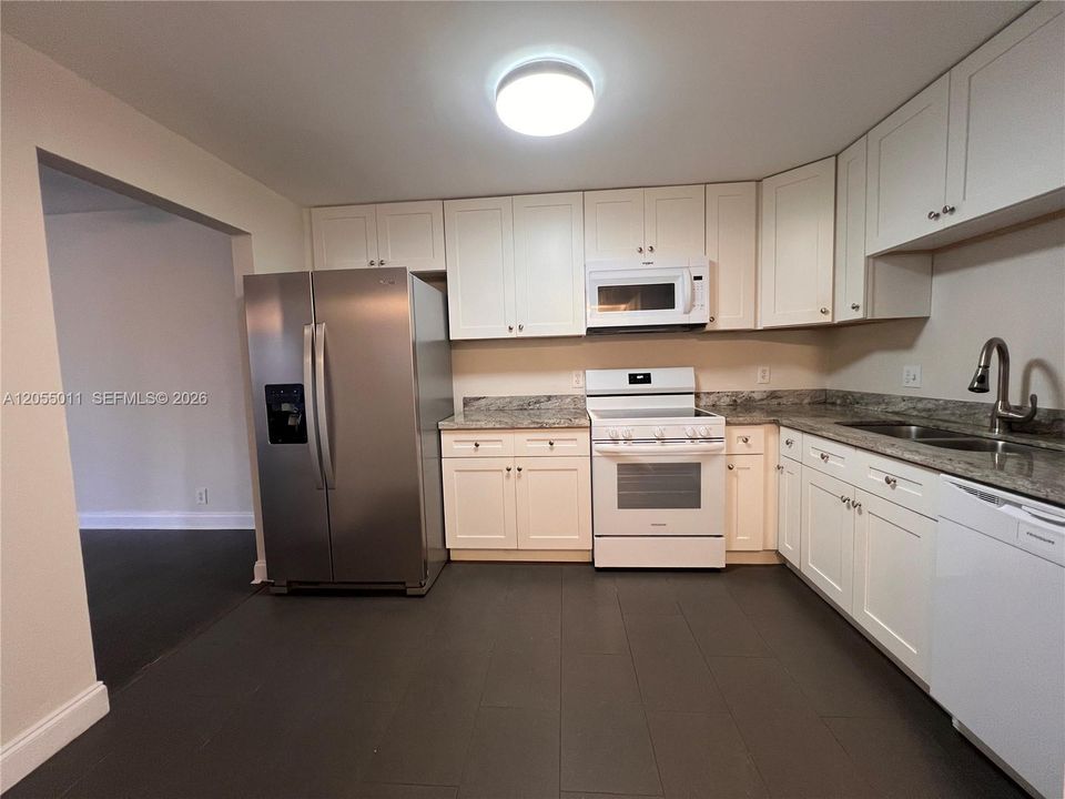 В аренду: $2,350 (2 спален, 2 ванн, 1380 Квадратных фут)
