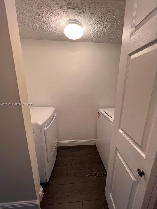 В аренду: $2,350 (2 спален, 2 ванн, 1380 Квадратных фут)