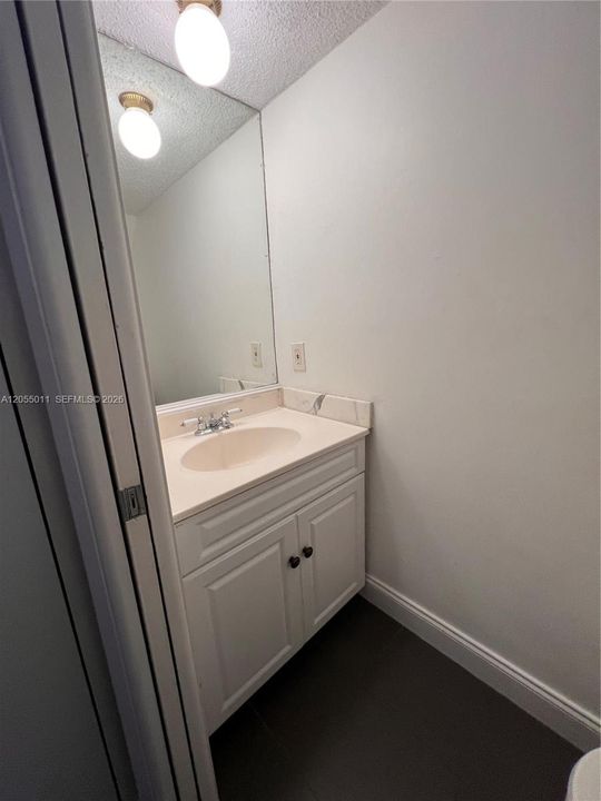 В аренду: $2,350 (2 спален, 2 ванн, 1380 Квадратных фут)