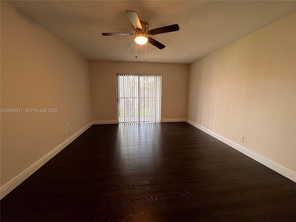 В аренду: $2,350 (2 спален, 2 ванн, 1380 Квадратных фут)
