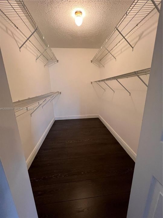 В аренду: $2,350 (2 спален, 2 ванн, 1380 Квадратных фут)