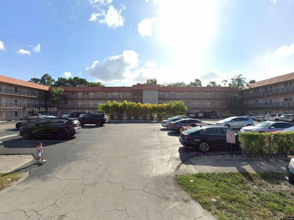For Sale: $214,000 (2 beds, 2 baths, 996 Square Feet)