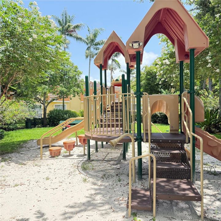 En Venta: $369,900 (3 camas, 2 baños, 1260 Pies cuadrados)